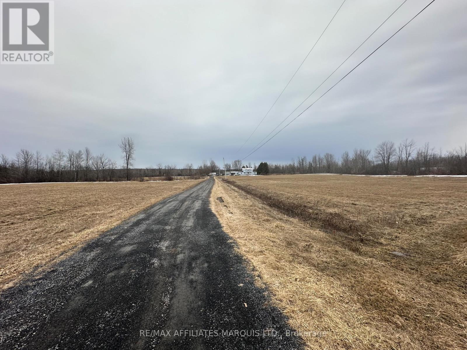 17440 Amell/ranald Geo Road, South Stormont, Ontario  K0C 2A0 - Photo 2 - X12049520