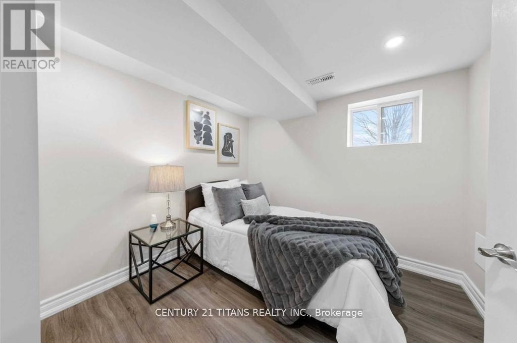 56 Stonehenge Crescent, Toronto, Ontario  M1G 2P6 - Photo 4 - E12049477