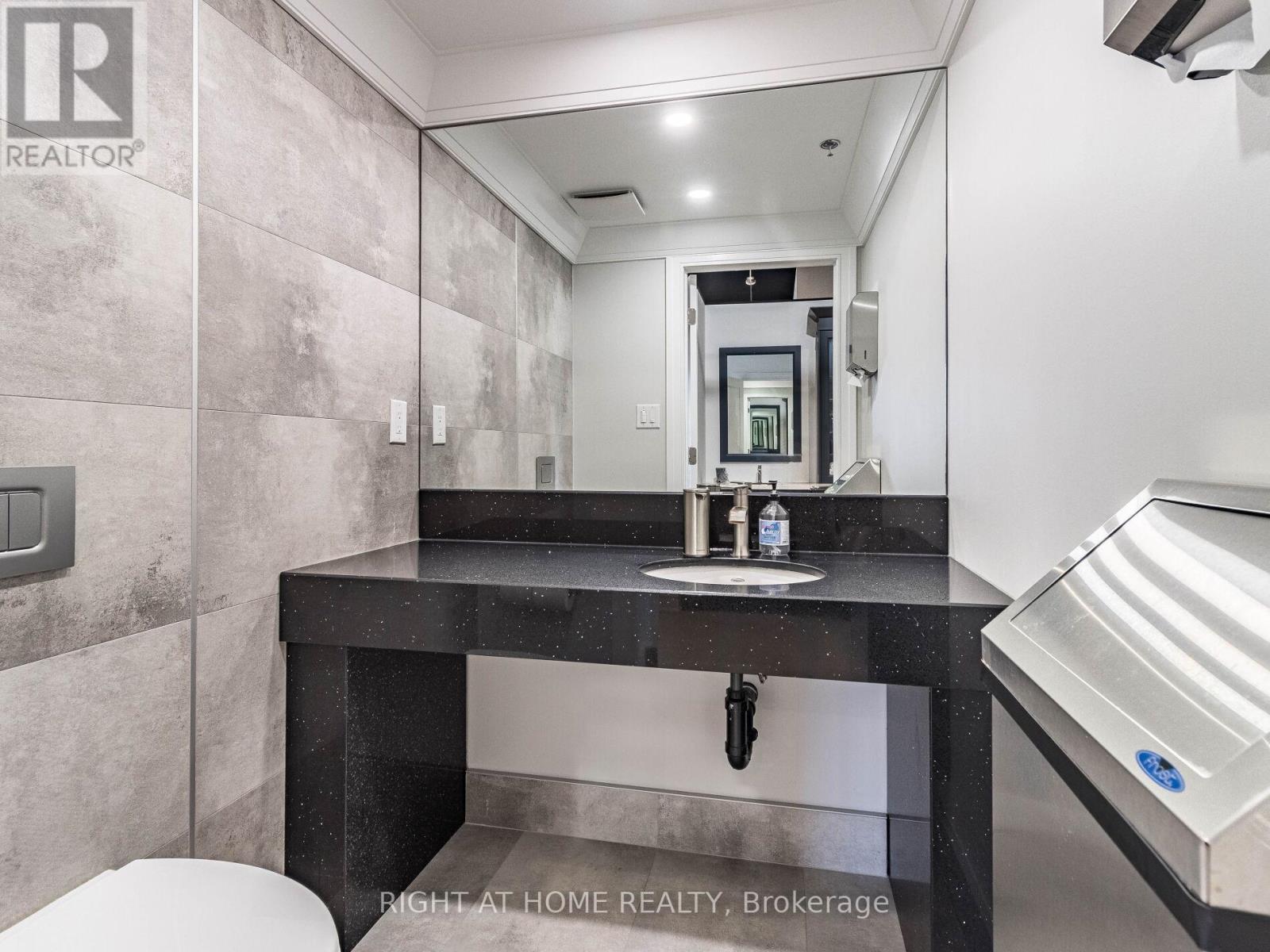 1-2 - 170 West Beaver Creek Road, Richmond Hill, Ontario  L4B 1L6 - Photo 34 - N12049482