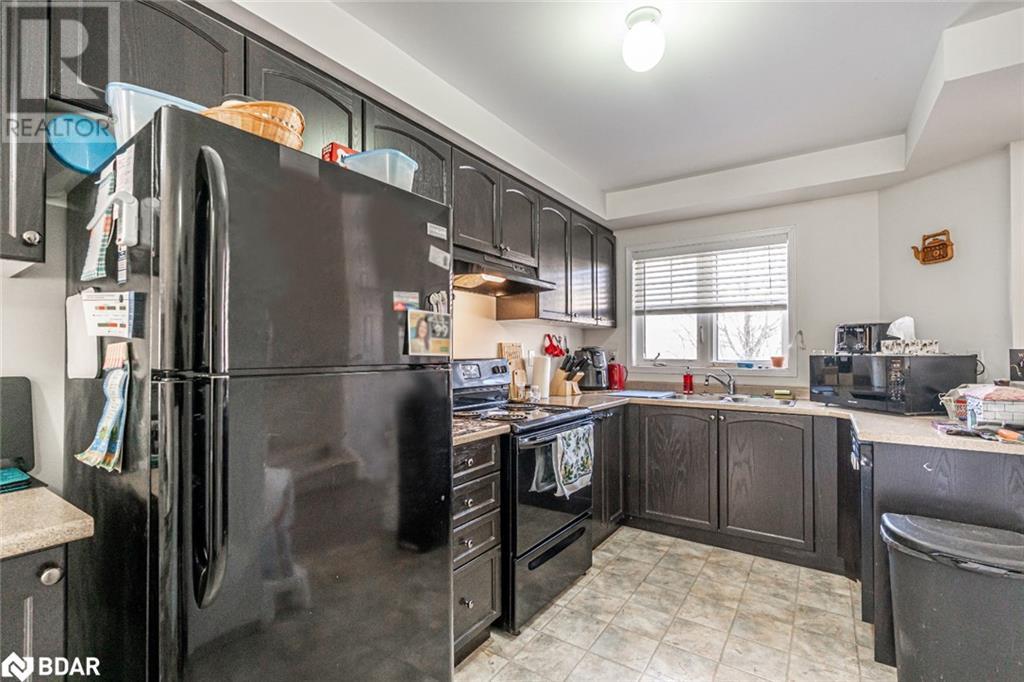 12 Peartree Court, Barrie, Ontario  L4N 6N7 - Photo 4 - 40704976