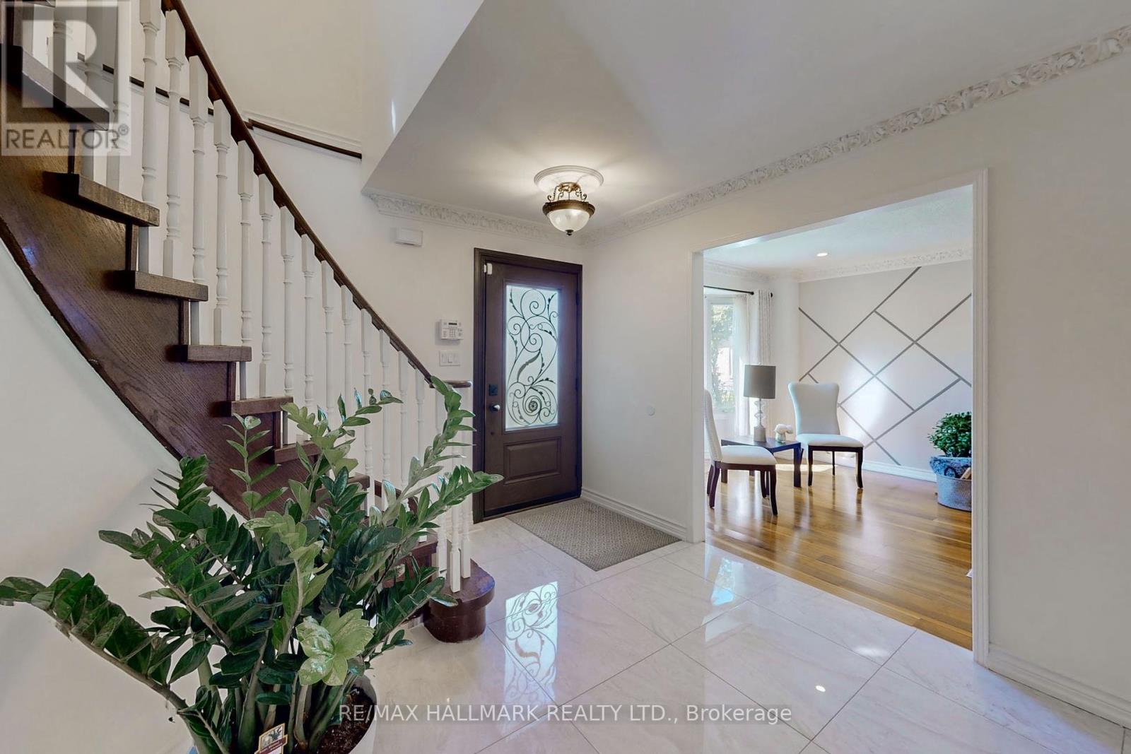 Property at 127 O'CONNOR CRESCENT image 3