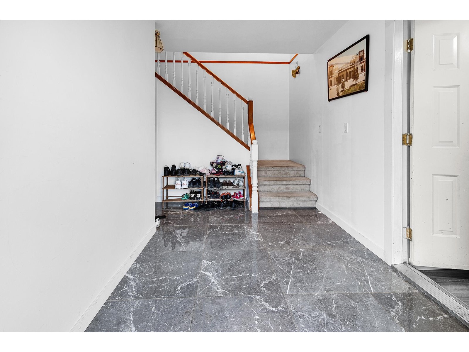 Property at 19037 60 AVENUE image 3