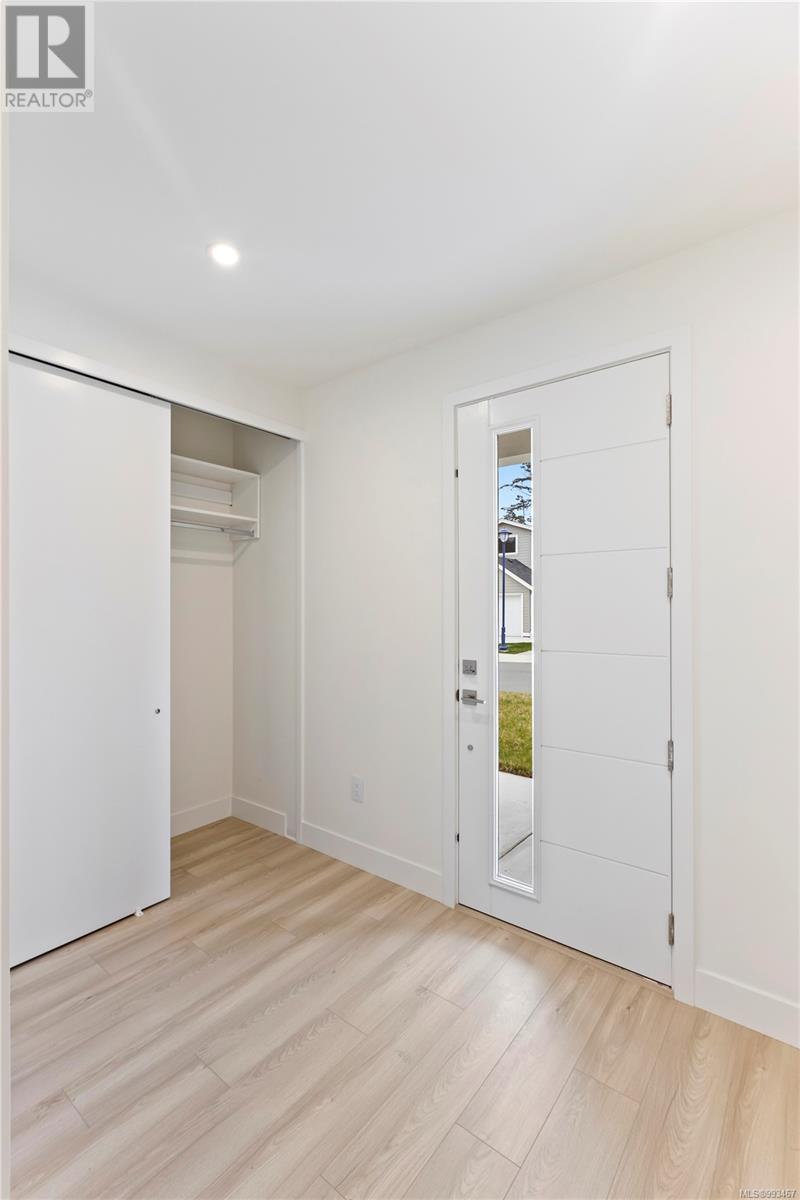 Property at 2354 Swallow Pl image 3