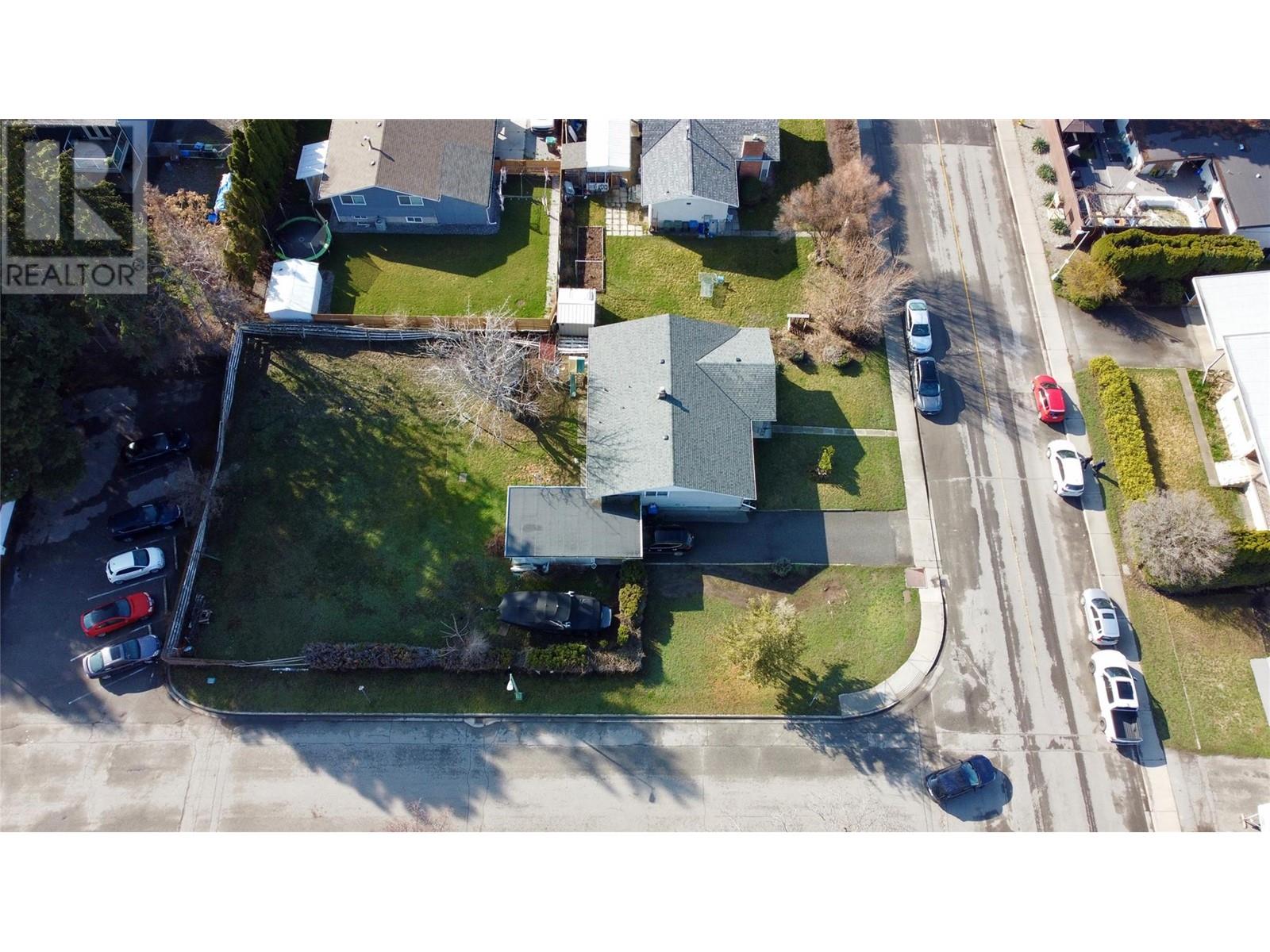 Property at 1481 Richmond Street image 2