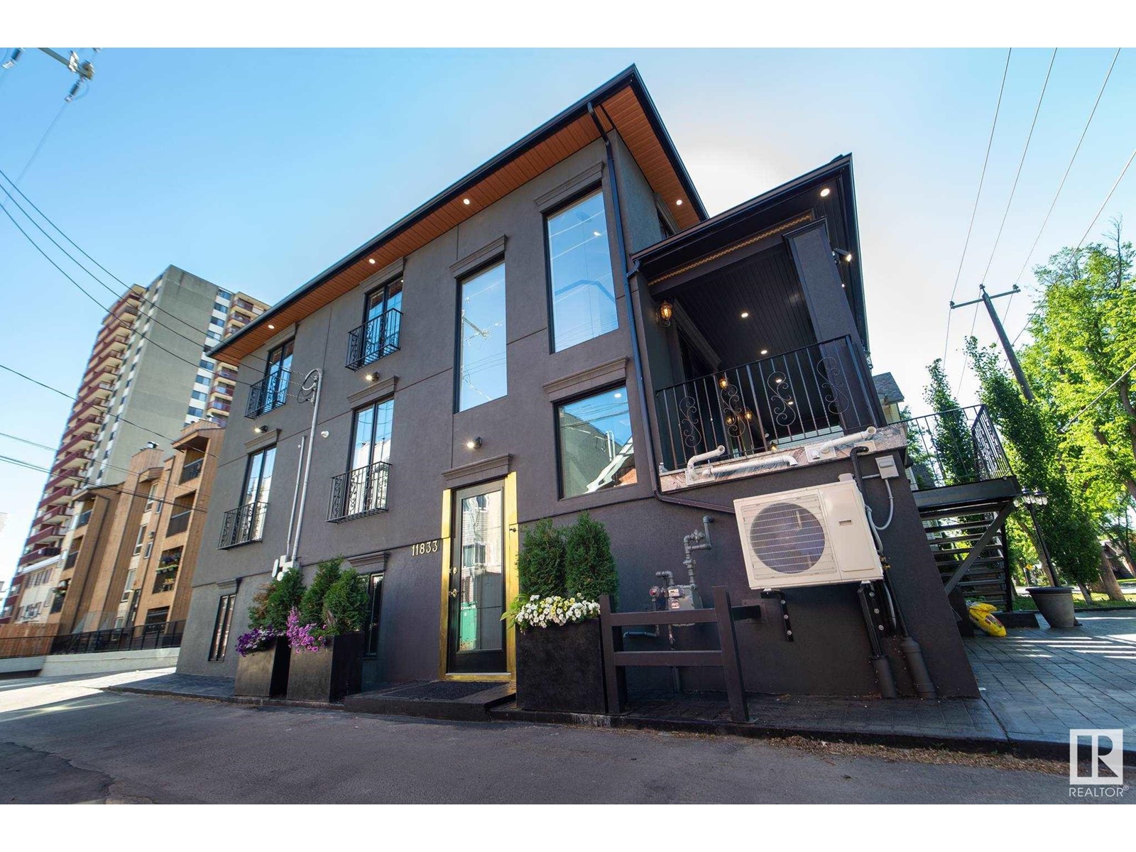 Property at 11833 102 AV NW image 3