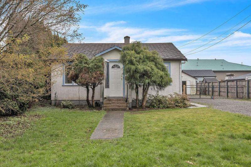 Property at 46060 FIFTH AVENUE image 3