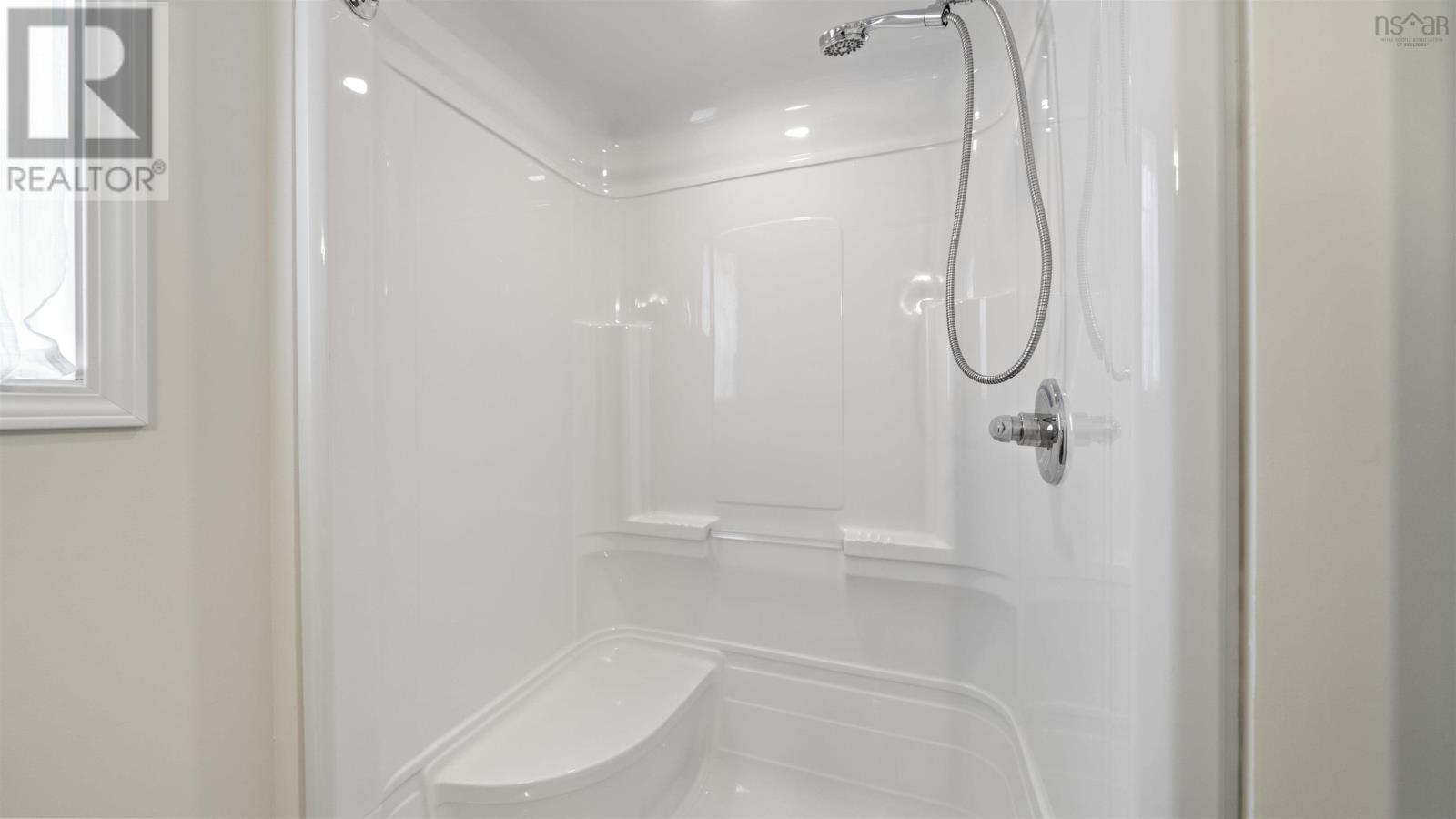 34 Seventh Street, Lucasville, Nova Scotia  B4B 1R4 - Photo 8 - 202506182