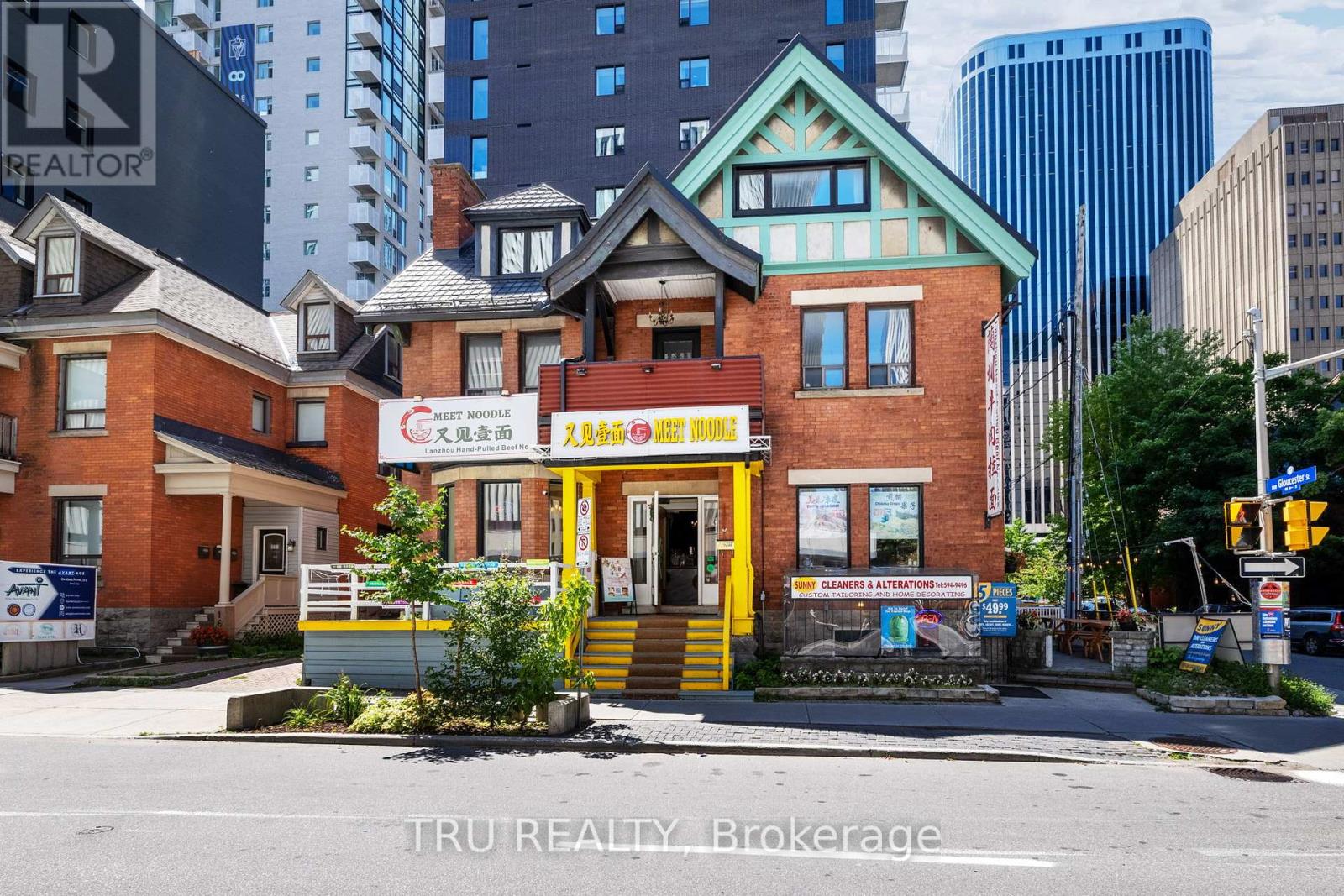 2 - 160 Metcalfe Street, Ottawa, Ontario  K2P 1P2 - Photo 2 - X12033368