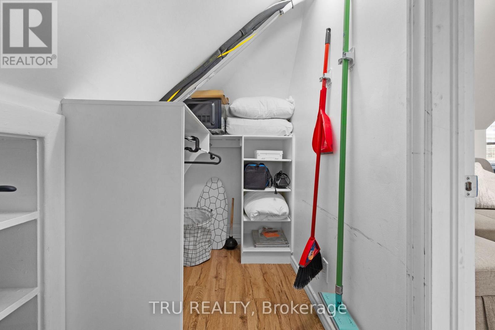 1 - 160 Metcalfe Street, Ottawa, Ontario  K2P 1P2 - Photo 6 - X12033369