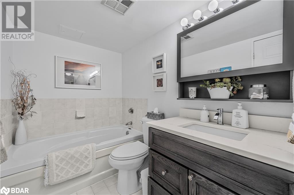 150 E Dunlop Street E Unit# 605, Barrie, Ontario  L4M 6H1 - Photo 11 - 40711653