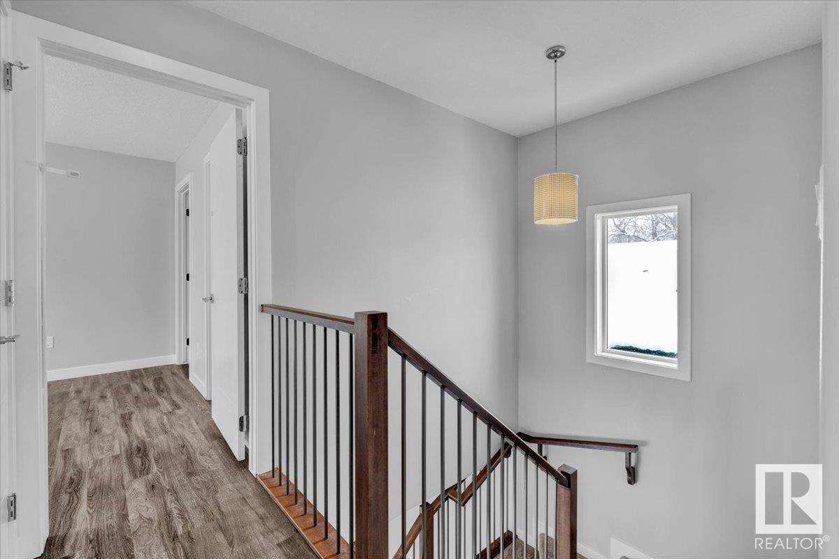 Property at 11936 93 ST NW image 3