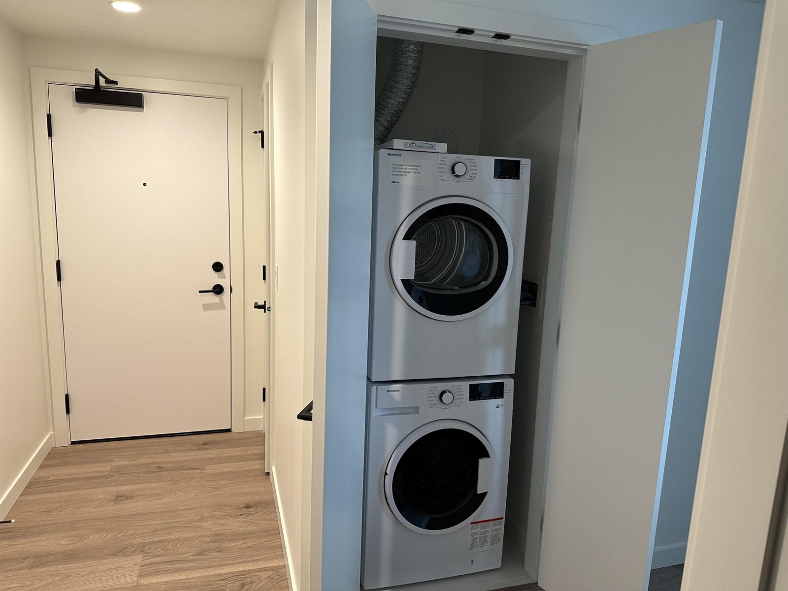 808 10448 University Drive, Surrey, British Columbia  V3T 0S7 - Photo 3 - R2898786