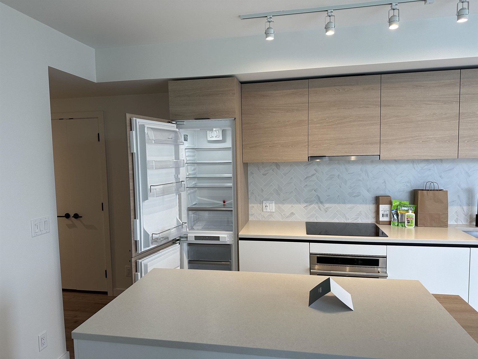 808 10448 University Drive, Surrey, British Columbia  V3T 0S7 - Photo 8 - R2898786