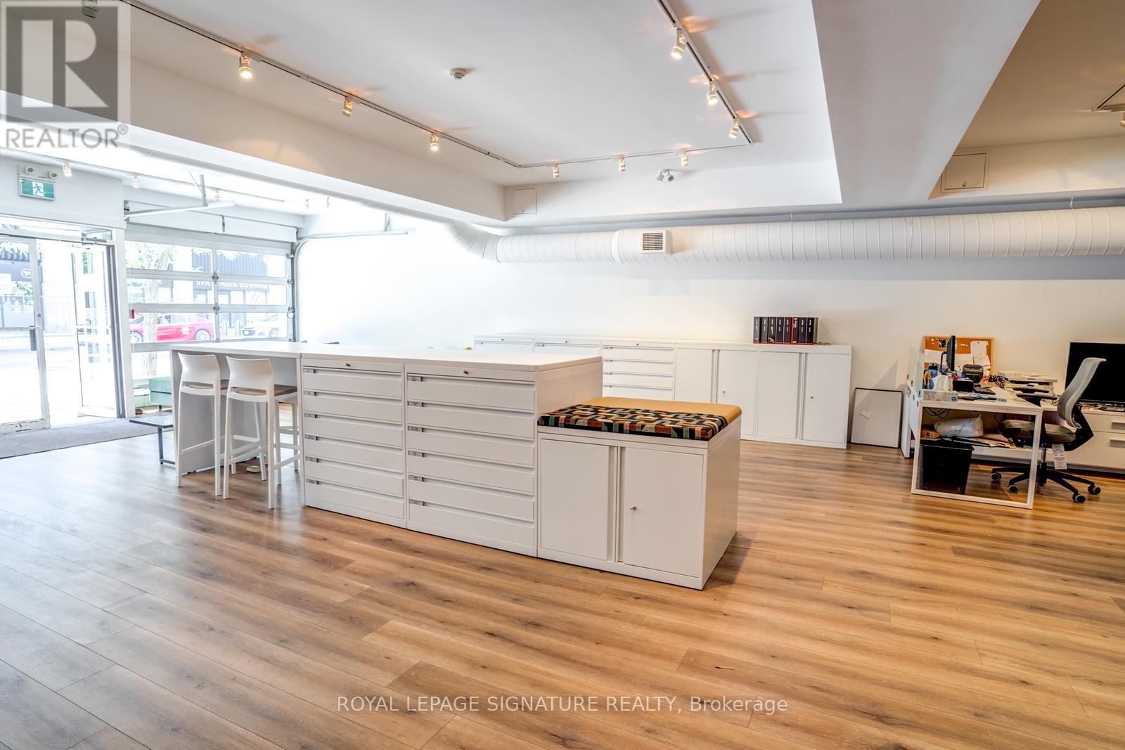Main - 926 King Street W, Toronto, Ontario  M5V 1P5 - Photo 11 - C12049658