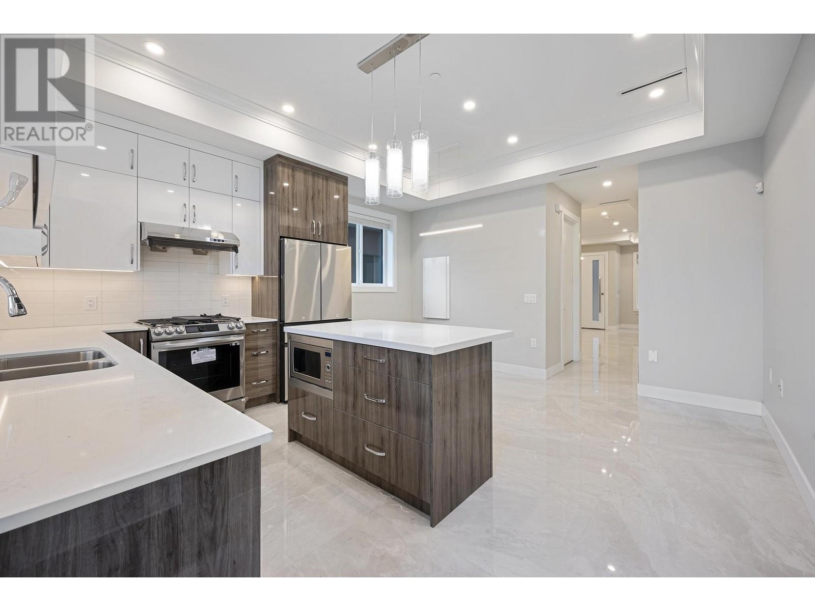 2216 E 38th Avenue, Vancouver, British Columbia  V5P 1H1 - Photo 8 - R2968894
