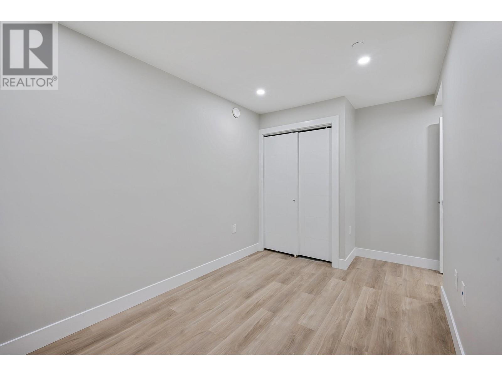2216 E 38th Avenue, Vancouver, British Columbia  V5P 1H1 - Photo 32 - R2968894