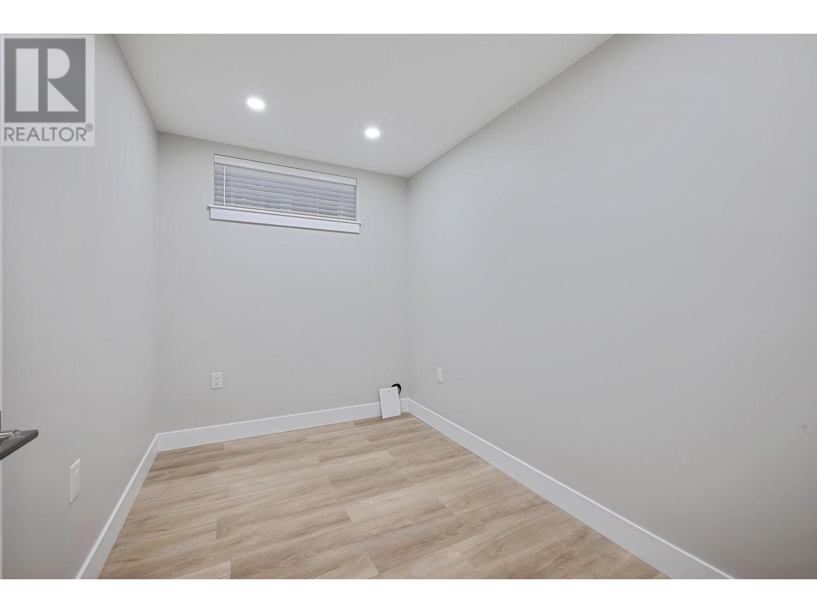 2216 E 38th Avenue, Vancouver, British Columbia  V5P 1H1 - Photo 30 - R2968894