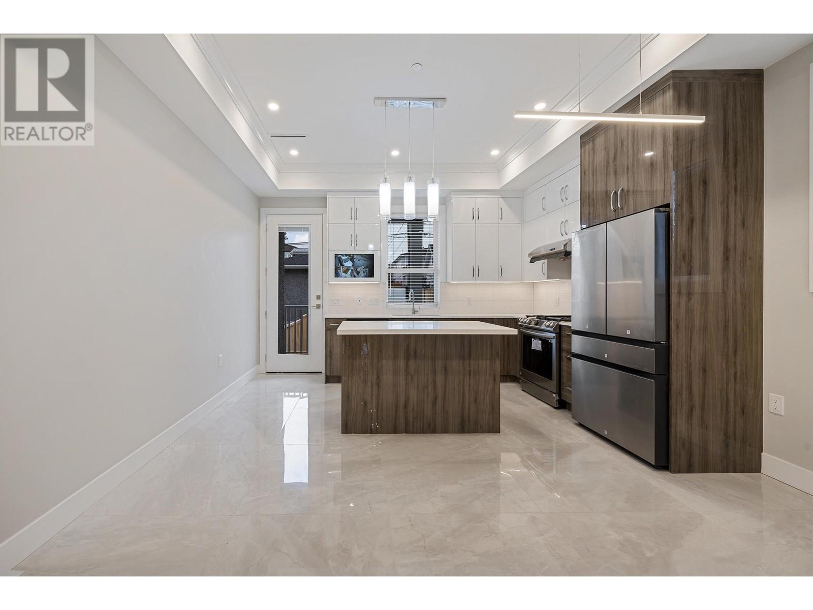 2216 E 38th Avenue, Vancouver, British Columbia  V5P 1H1 - Photo 9 - R2968894