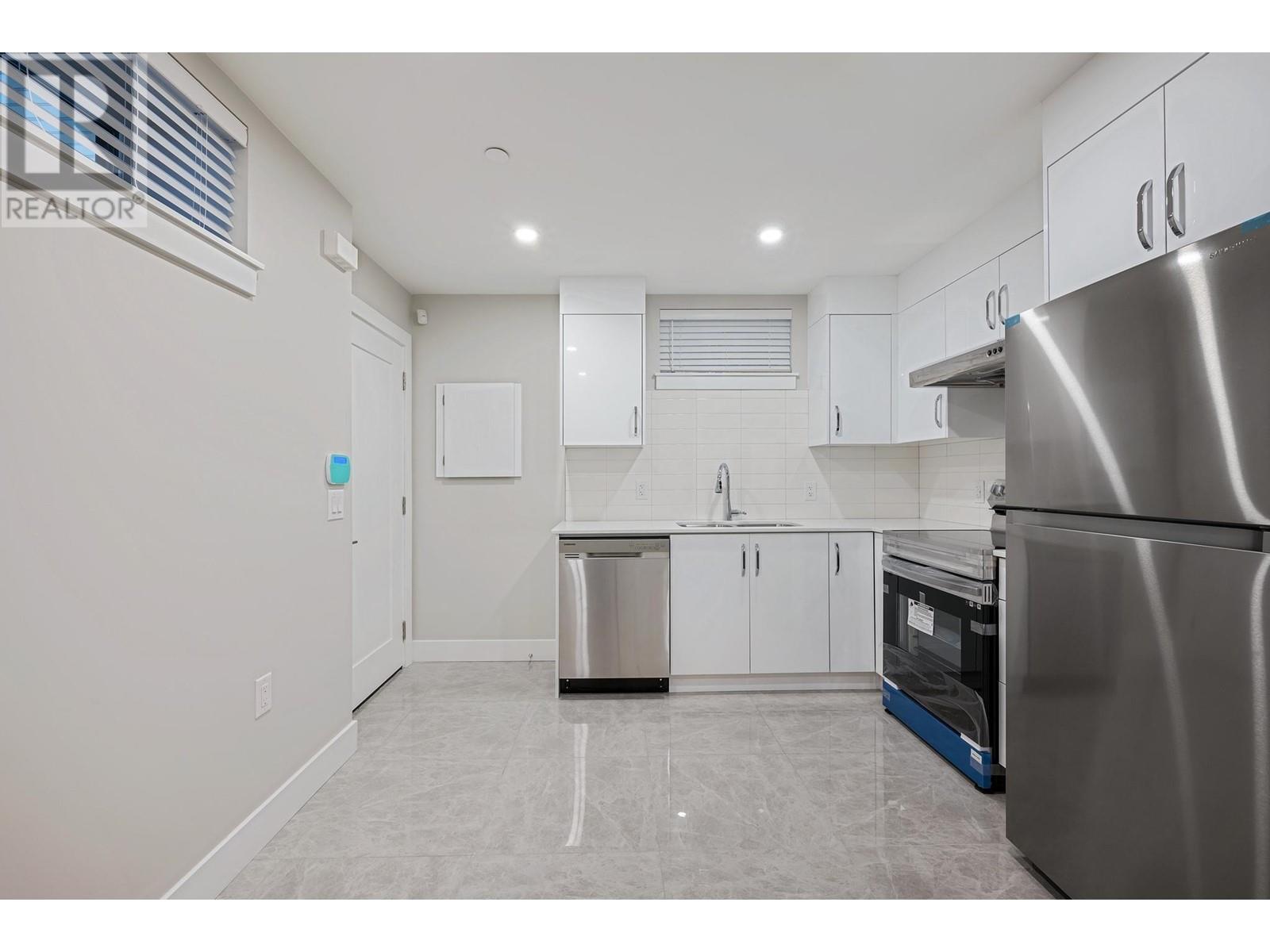 2216 E 38th Avenue, Vancouver, British Columbia  V5P 1H1 - Photo 28 - R2968894