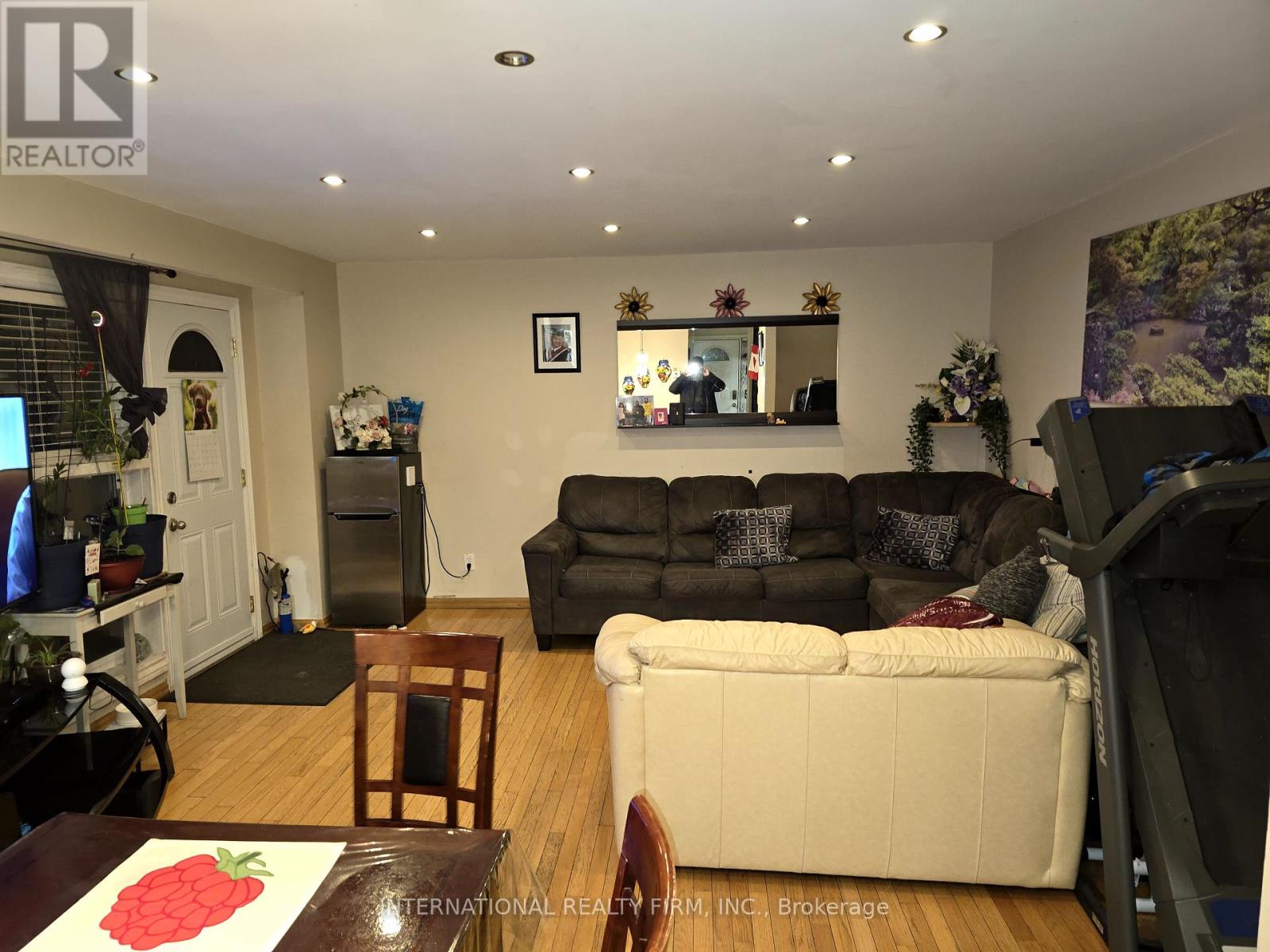 Property at 26 - 3690 KEELE STREET image 2