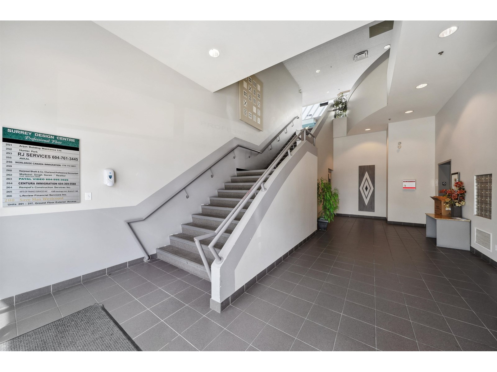 258 12899 76 Avenue, Surrey, British Columbia  V3W 1E6 - Photo 2 - C8067932