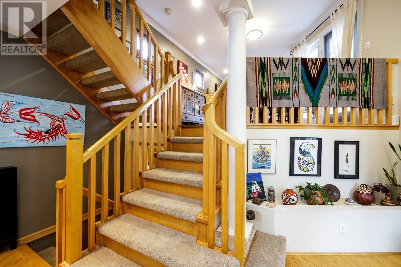 26 N Stratford Avenue, Burnaby, British Columbia  V5B 1K9 - Photo 4 - R2978820