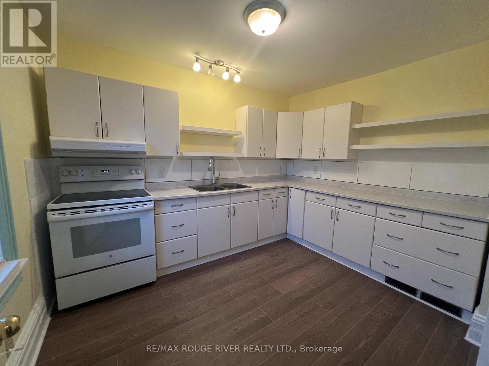2925 Durham Regional Hwy 2, Clarington, Ontario  L1C 6E9 - Photo 8 - E11984434