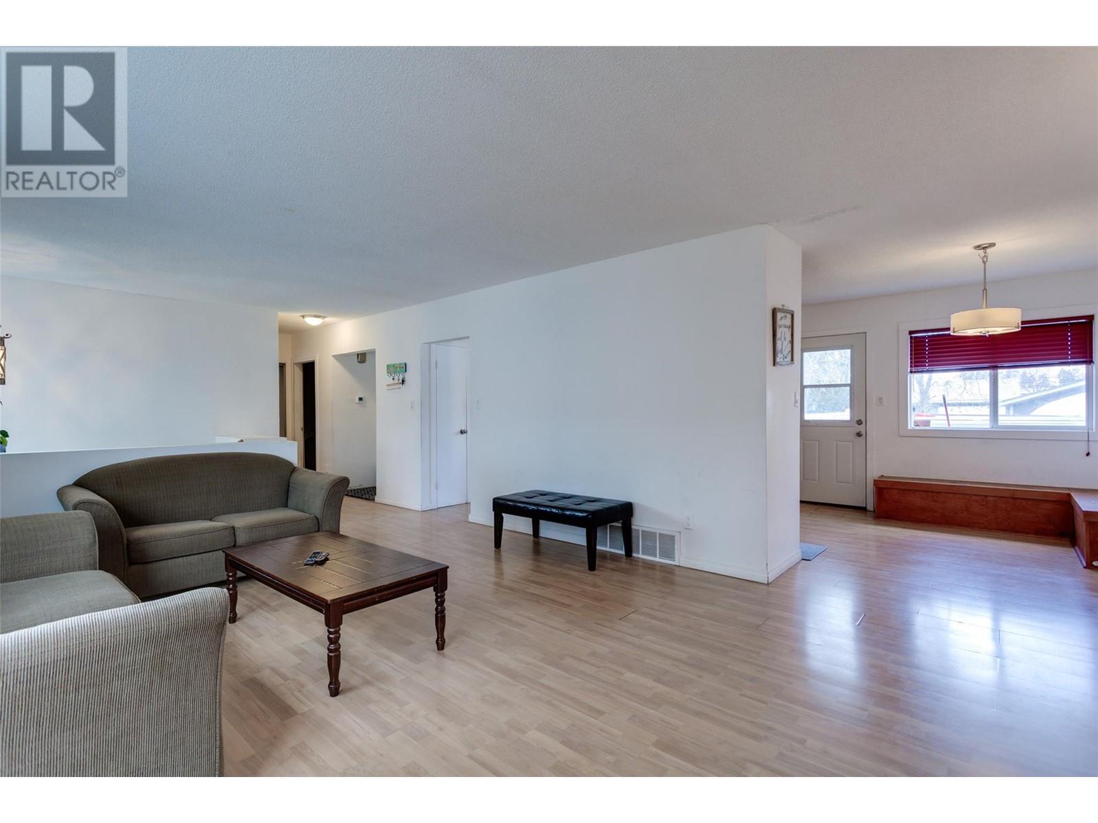 Property at 570 Hollydell Road image 5