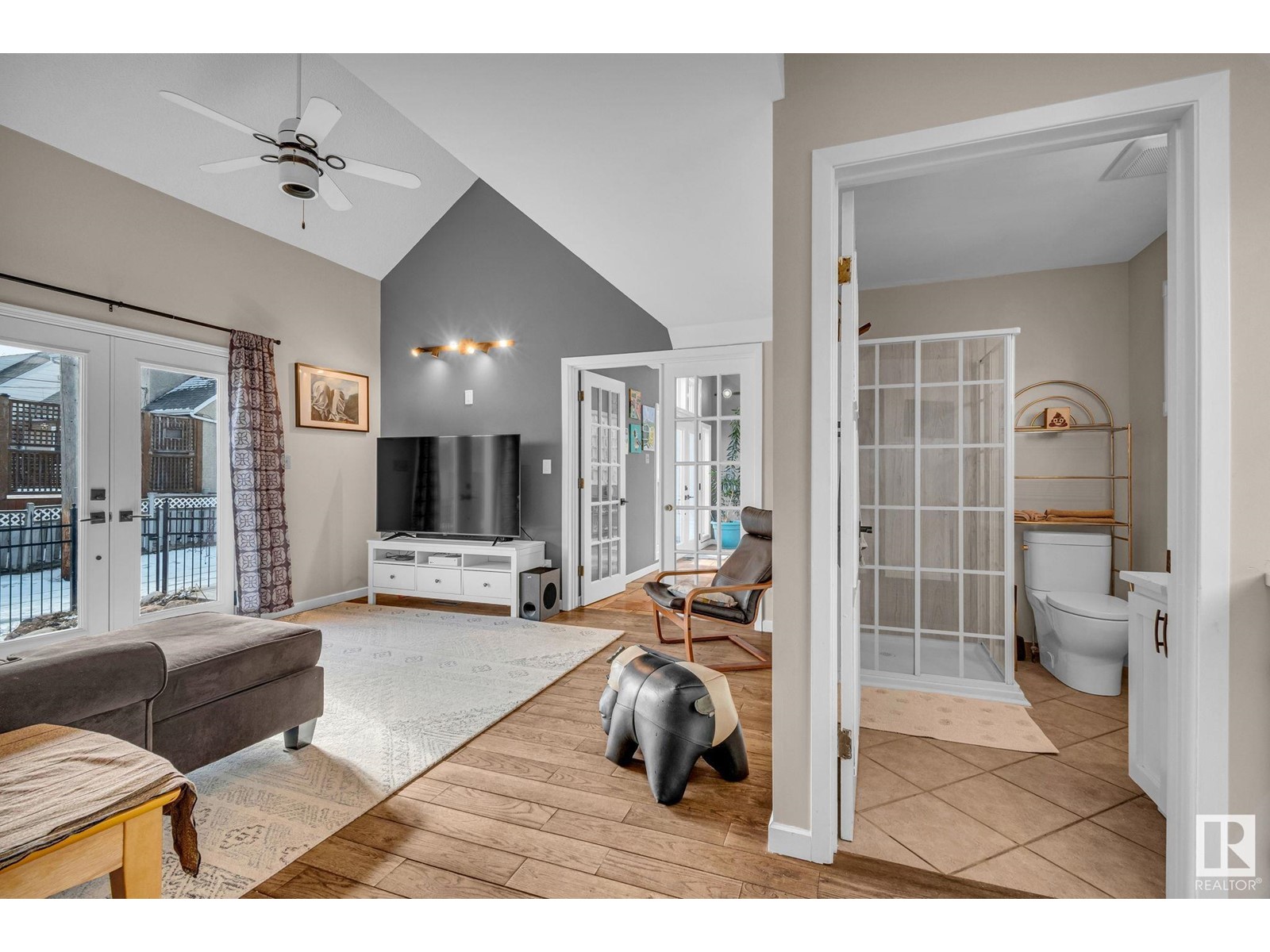 Property at 10947 118 ST NW image 3