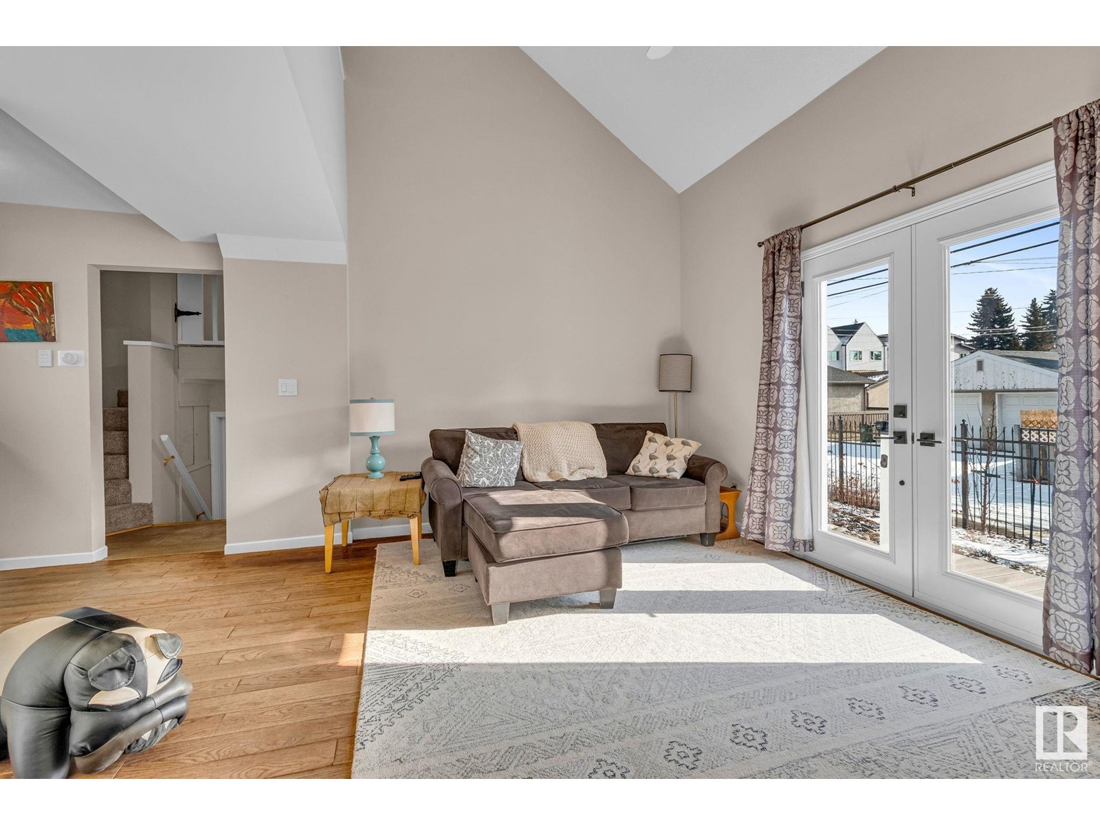 Property at 10947 118 ST NW image 2