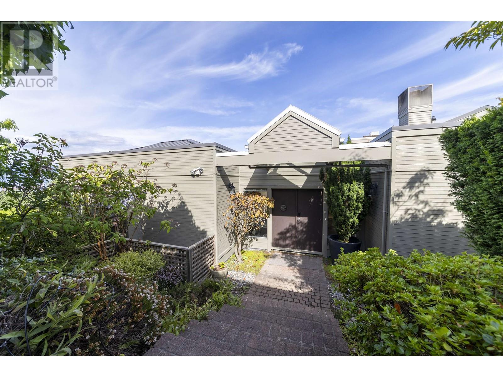 Property at 1870 SASAMAT STREET image 3
