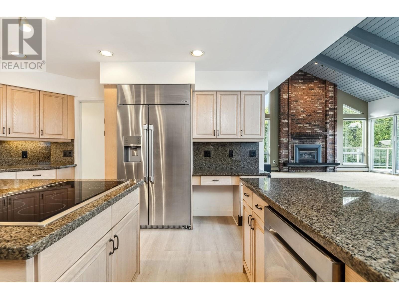 Listing Picture 18 of 35 : 1195 W 59 AVENUE, Vancouver / 溫哥華 - 魯藝地產 Yvonne Lu Group - MLS Medallion Club Member