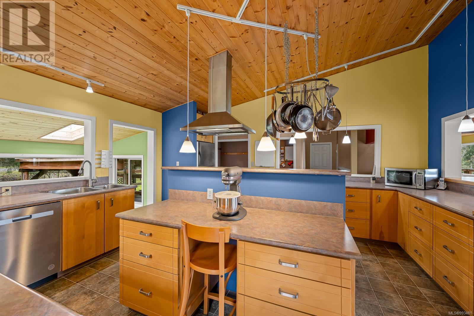 8900 Keith Wagner Way, Denman Island, British Columbia  V0R 1T0 - Photo 22 - 993481
