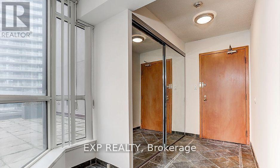 2508 - 24 Wellesley Street W, Toronto, Ontario  M4Y 2X6 - Photo 3 - C12049800