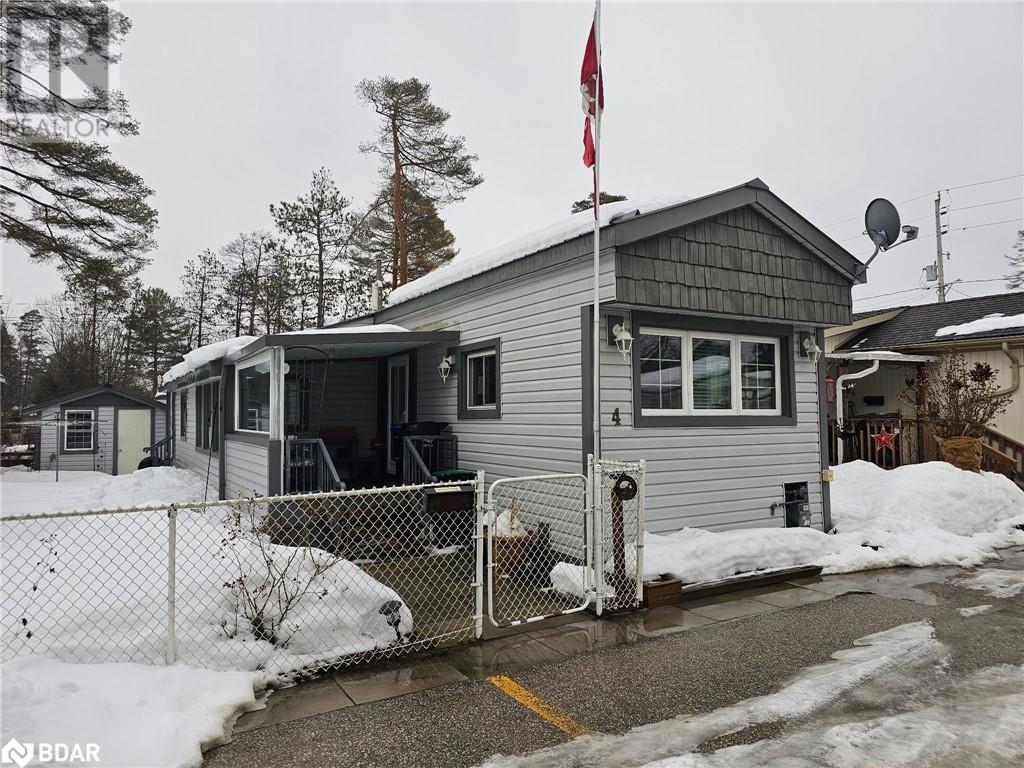4 First Street, Angus, Ontario  L3W 0L4 - Photo 1 - 40700863