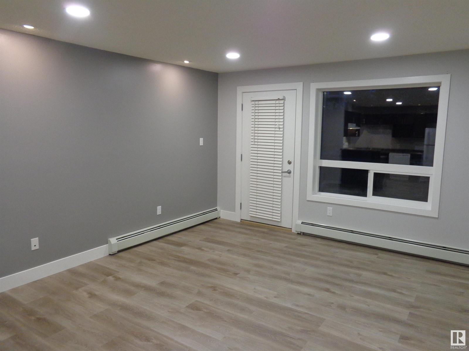 Property at #2118 320 CLAREVIEW STATION DR NW image 4