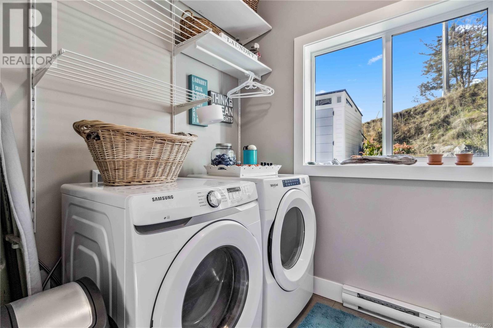 Property at 2284 Mountain Heights Dr image 5