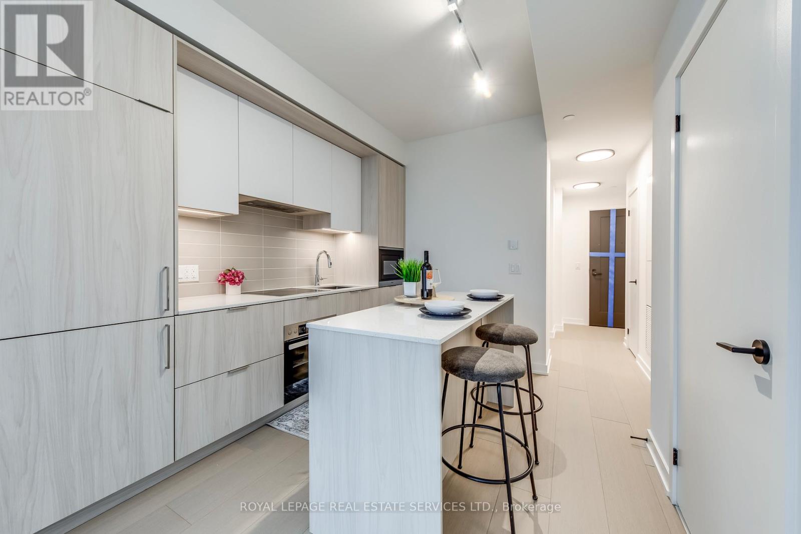 1004 - 123 Portland Street, Toronto (Waterfront Communities), Ontario  M5V 0V9 - Photo 10 - C12049852