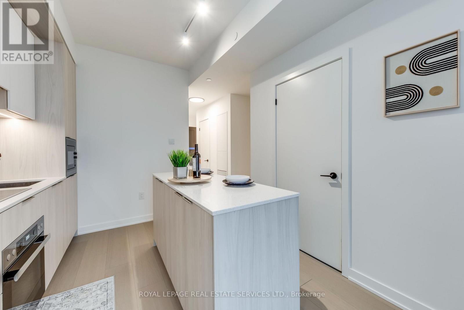 1004 - 123 Portland Street, Toronto (Waterfront Communities), Ontario  M5V 0V9 - Photo 11 - C12049852