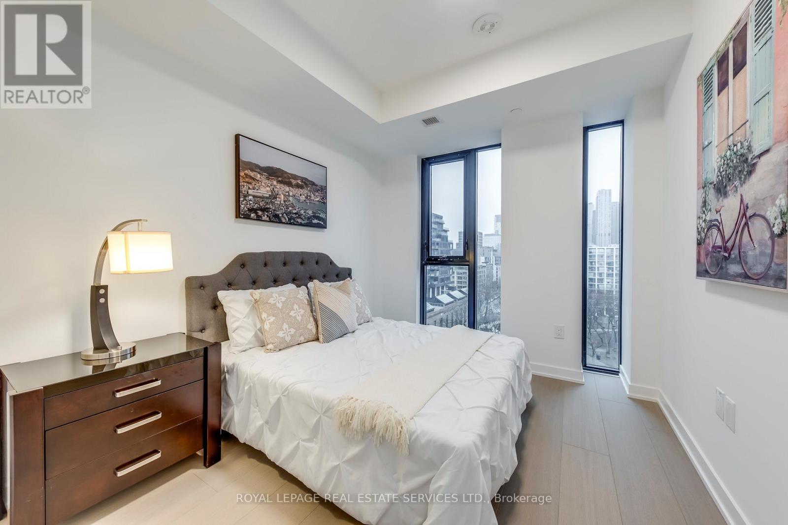 1004 - 123 Portland Street, Toronto (Waterfront Communities), Ontario  M5V 0V9 - Photo 18 - C12049852