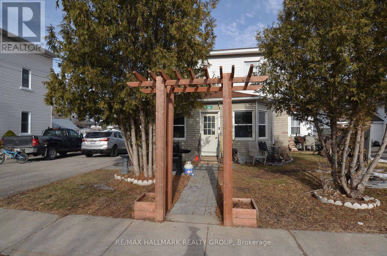20 Charles Street, North Stormont, Ontario  K0A 1R0 - Photo 1 - X12049866