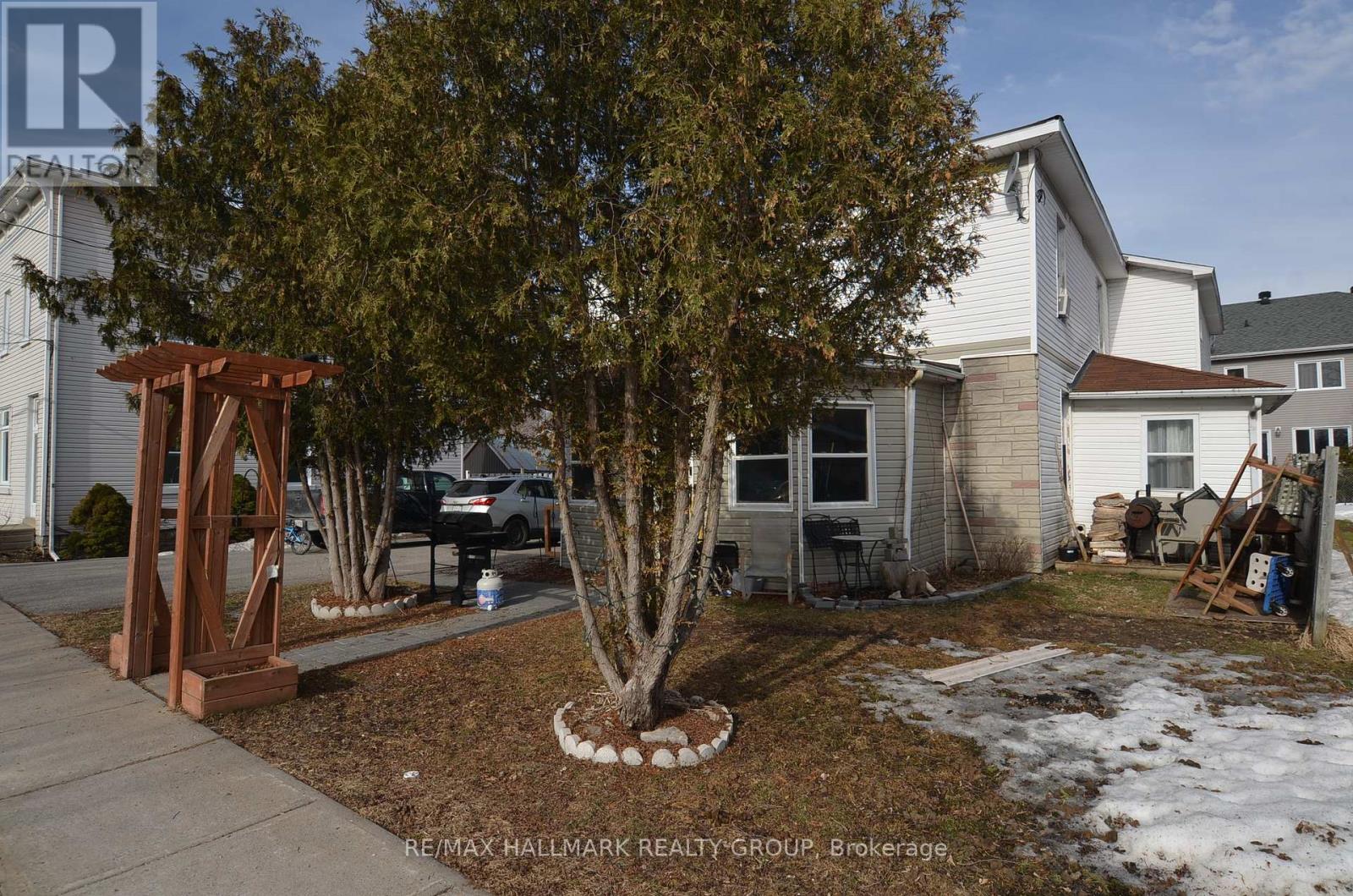 20 Charles Street, North Stormont, Ontario  K0A 1R0 - Photo 4 - X12049866