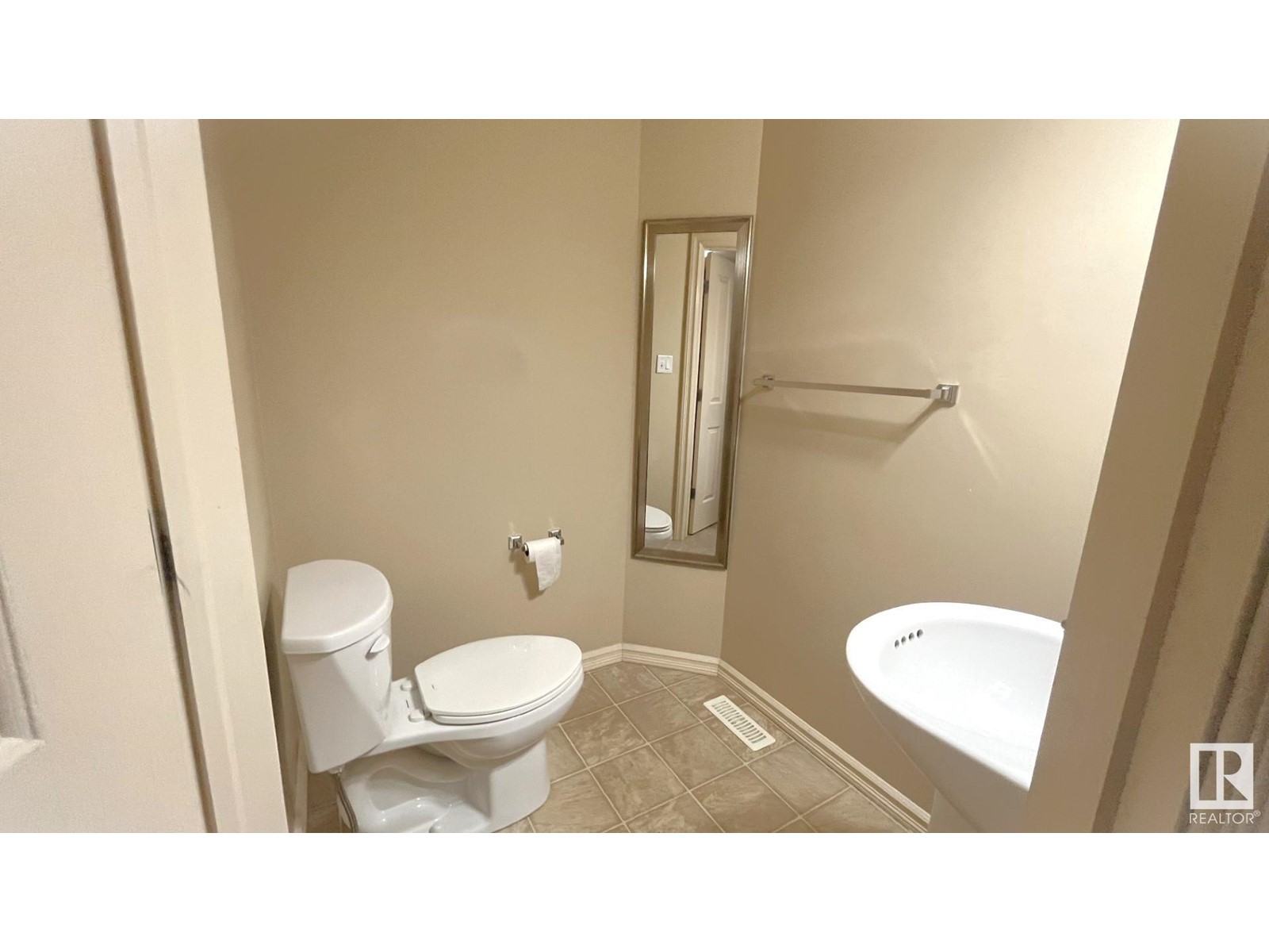 Property at 4514 163A AV NW image 4