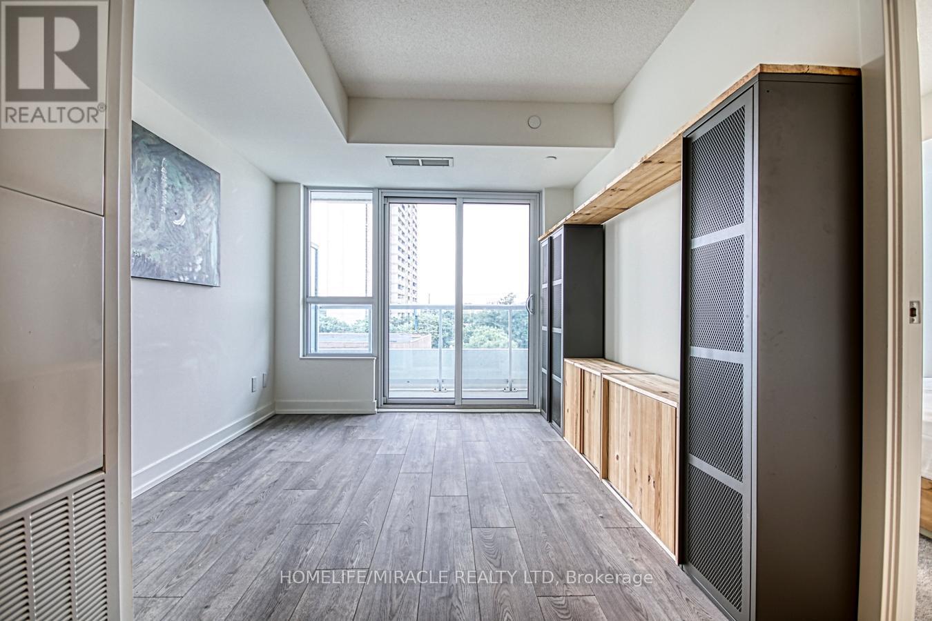 Property at 402 - 10 WILBY CRESCENT image 2