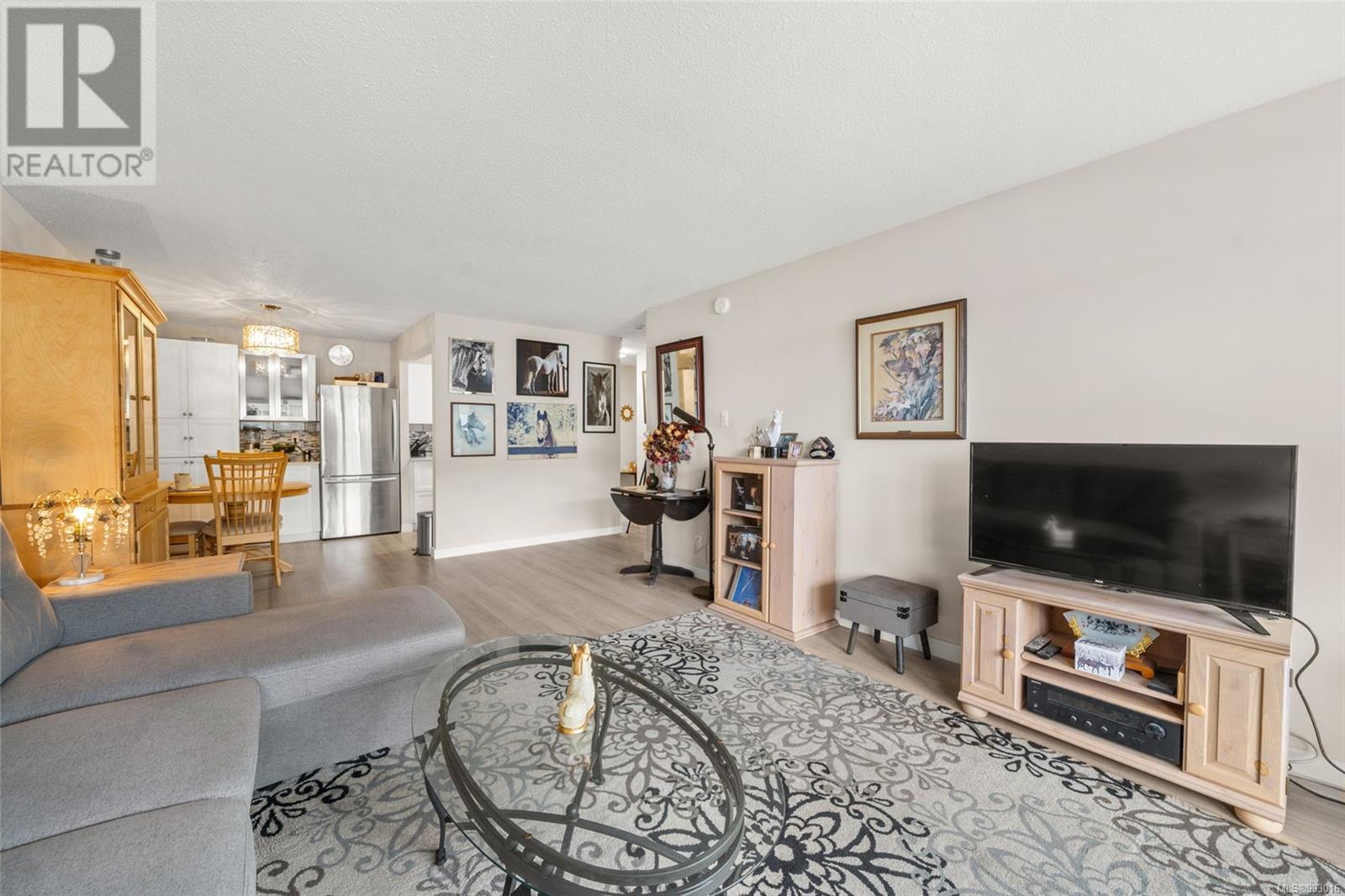 Property at 208 964 Heywood Ave image 3