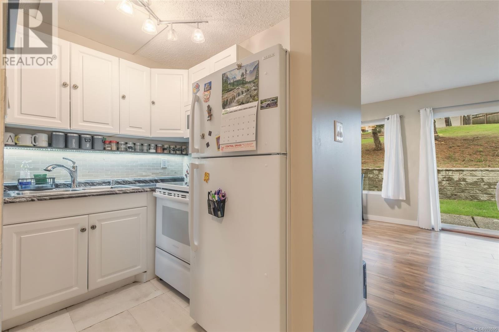 Property at 53 444 Bruce Ave image 3