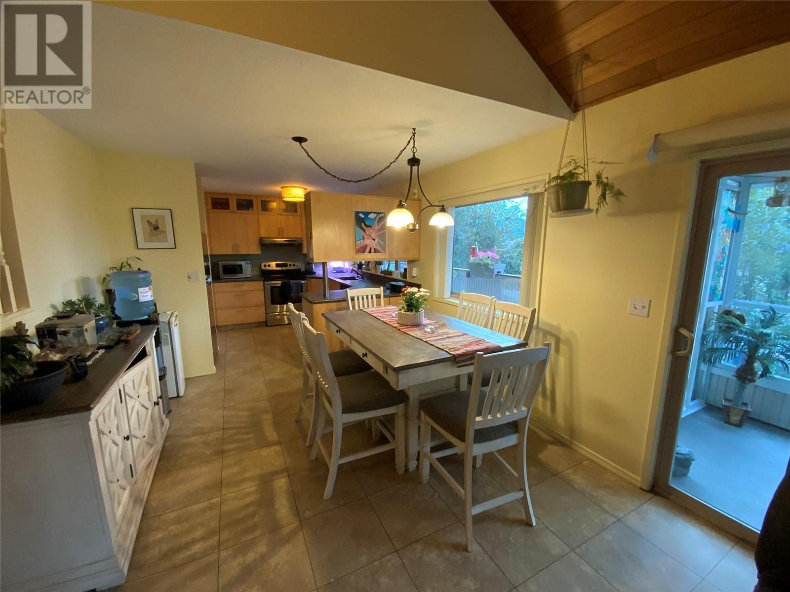 Property at 186 DEWDNEY Crescent image 5