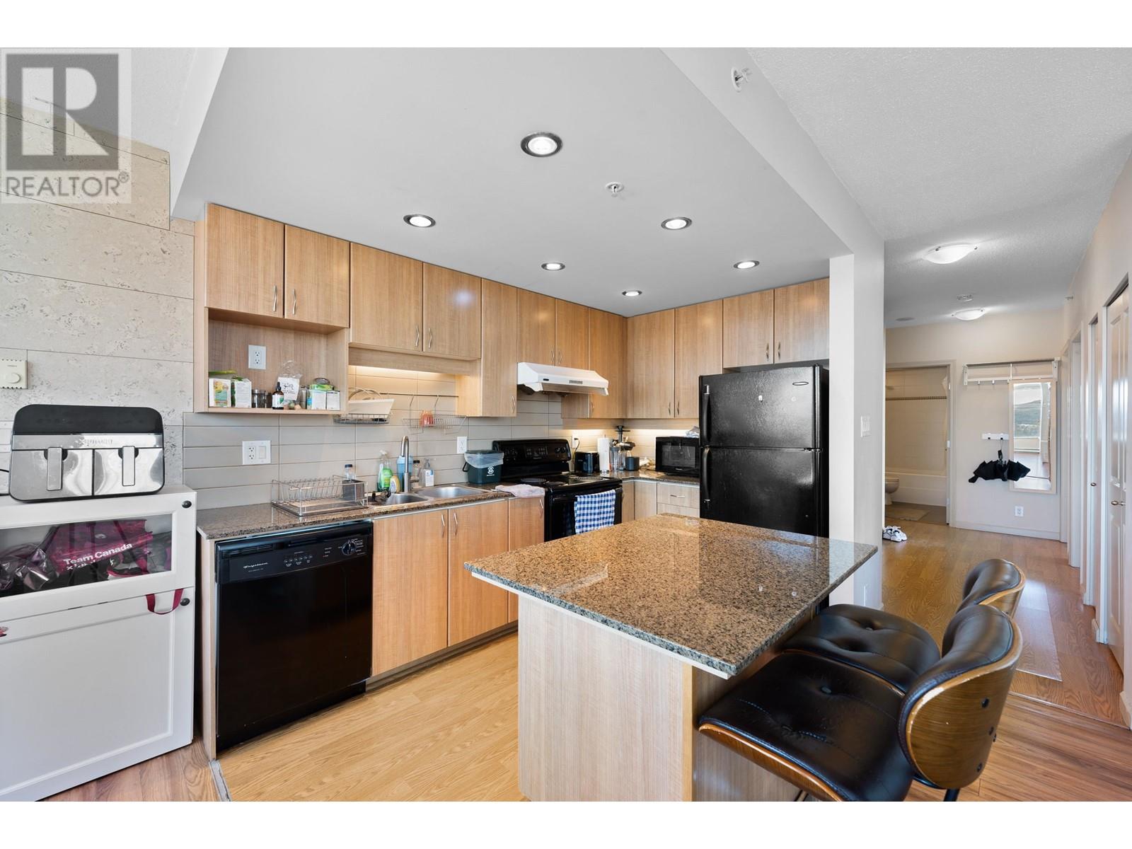 903 9262 University Crescent, Burnaby, British Columbia  V5A 0A4 - Photo 13 - R2966206