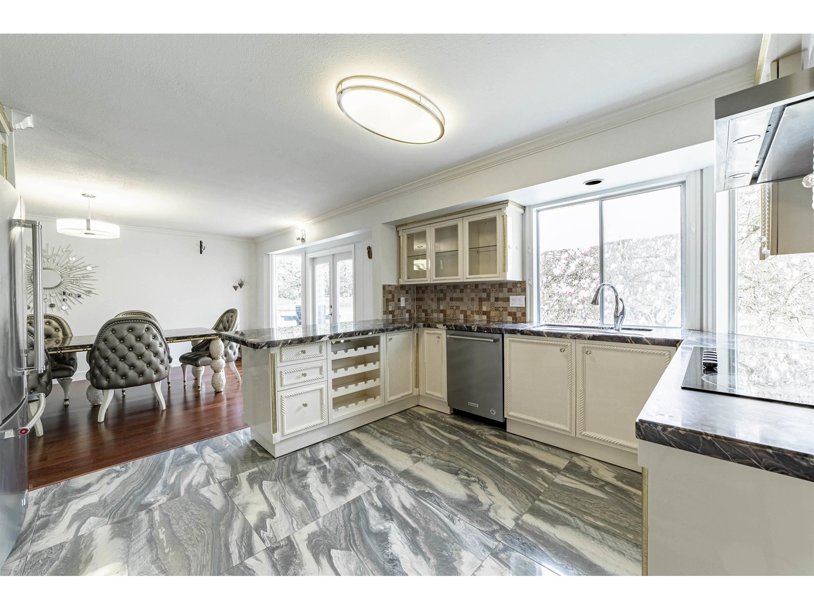 2875 Country Woods Drive, Surrey, British Columbia  V3Z 0E8 - Photo 5 - R2964951