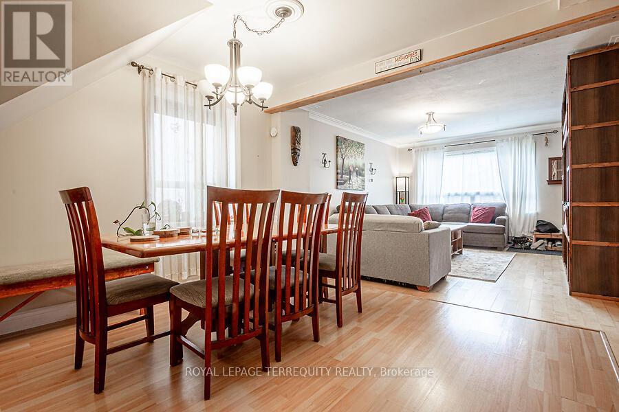 12 Chauncey Avenue, Toronto, Ontario  M8Z 2Z3 - Photo 10 - W12050024